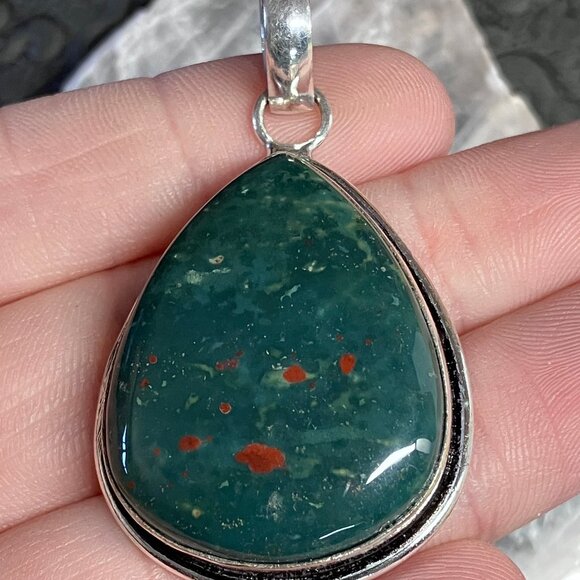 Heliotrope Bloodstone Pendant Stone Crystal Jewelry - Picture 4 of 9